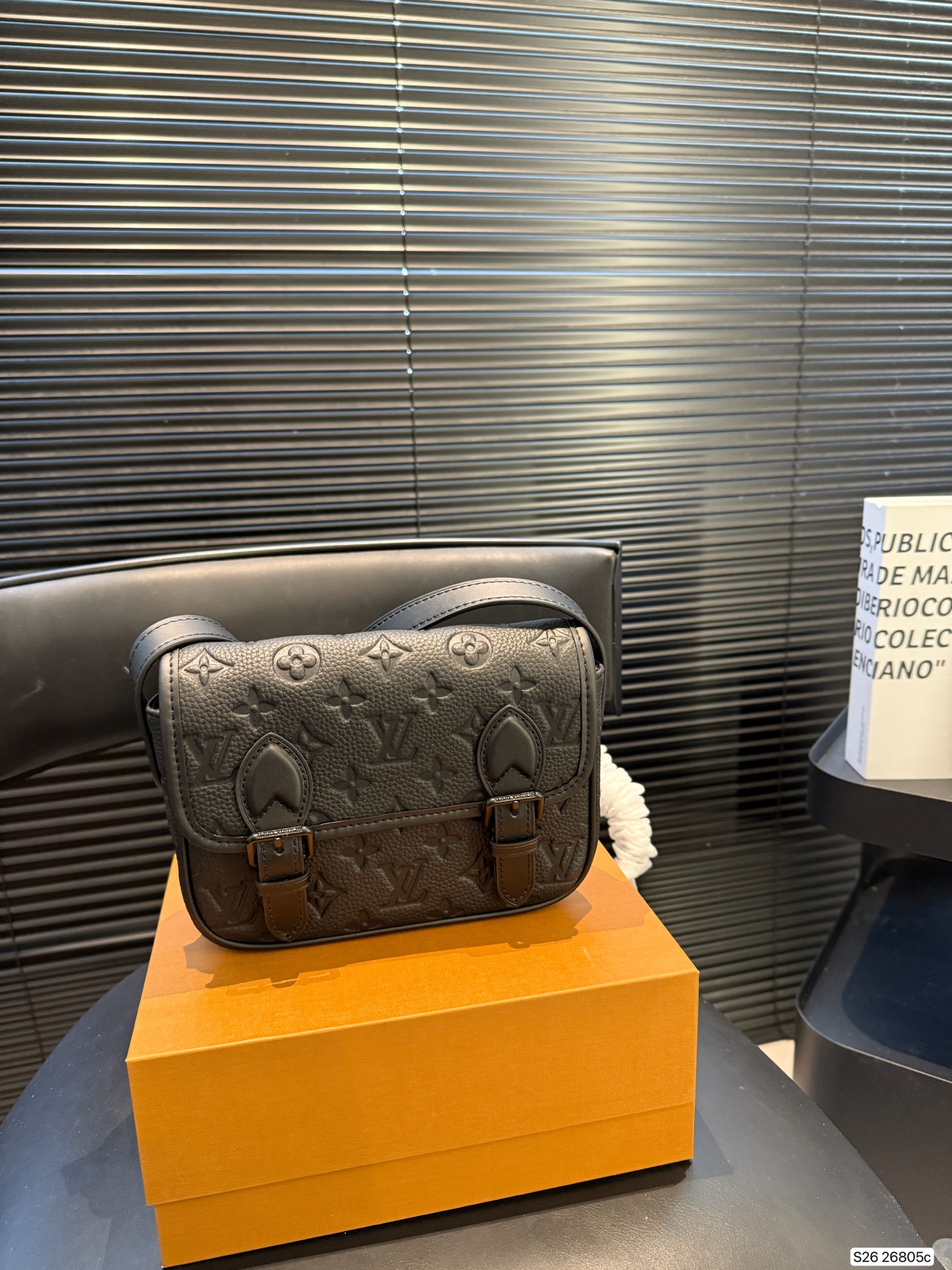 LV Messenger Bag - cnluxepick