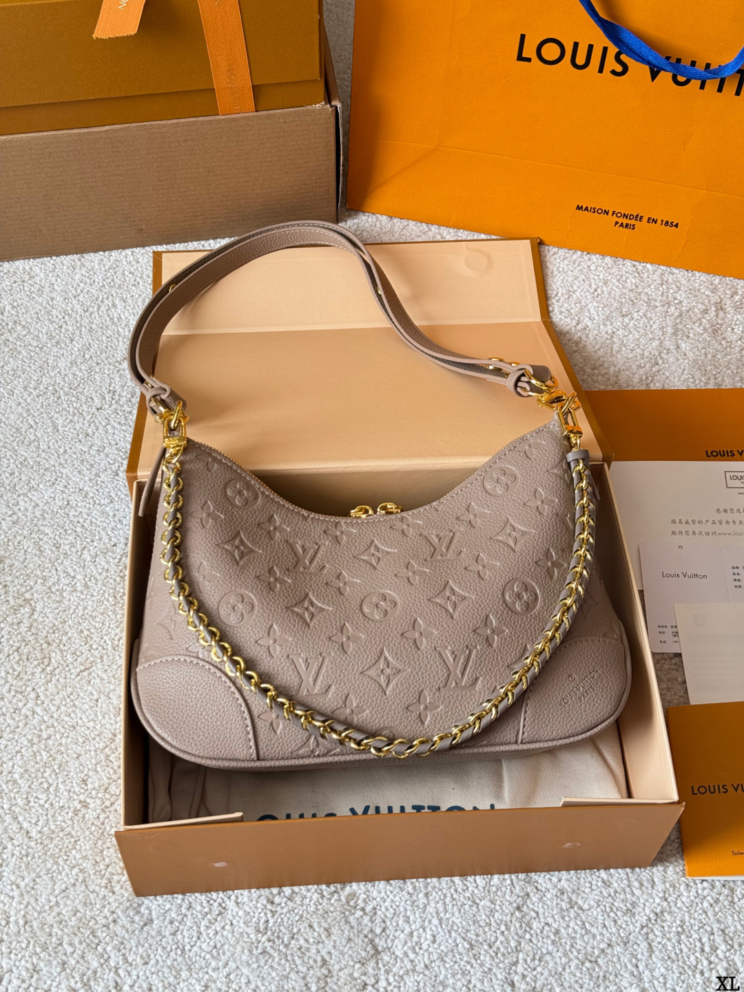 LV Boulogne Messenger Bag - cnluxepick