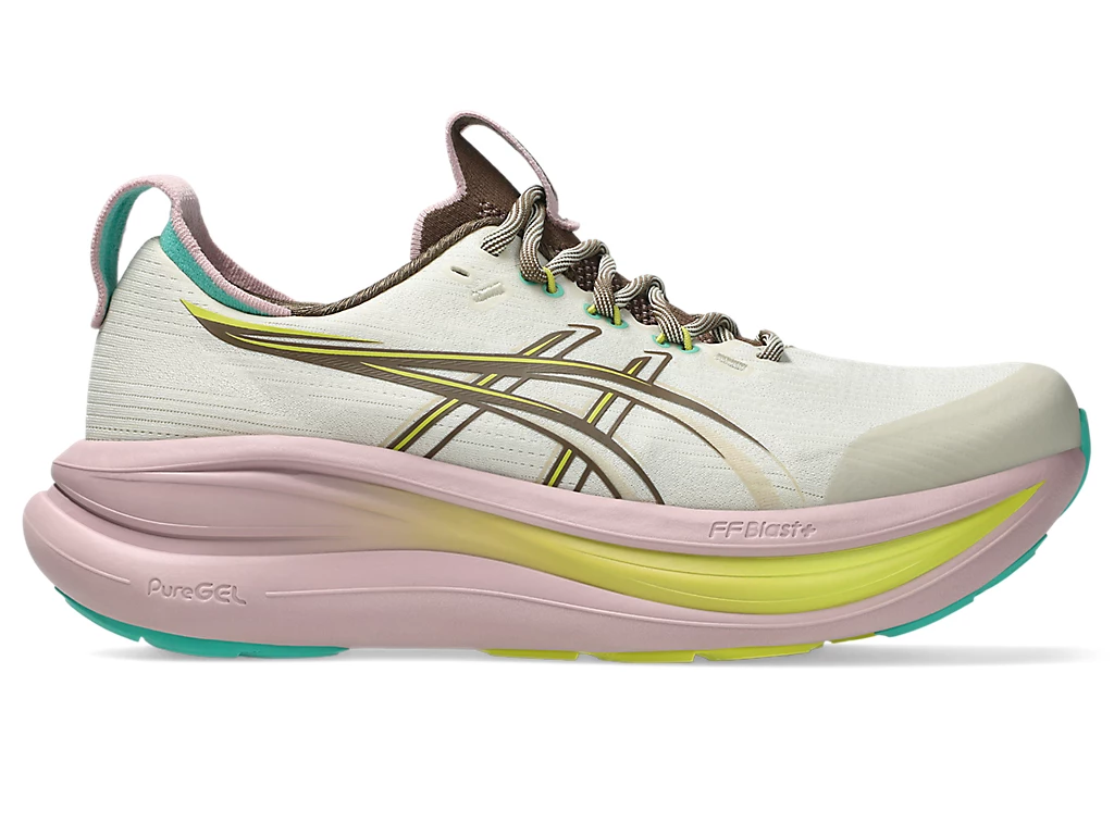 ASICS GEL-NIMBUS 28 TR Running Shoes. Light Dust/Clay Canyon 1012B981-020