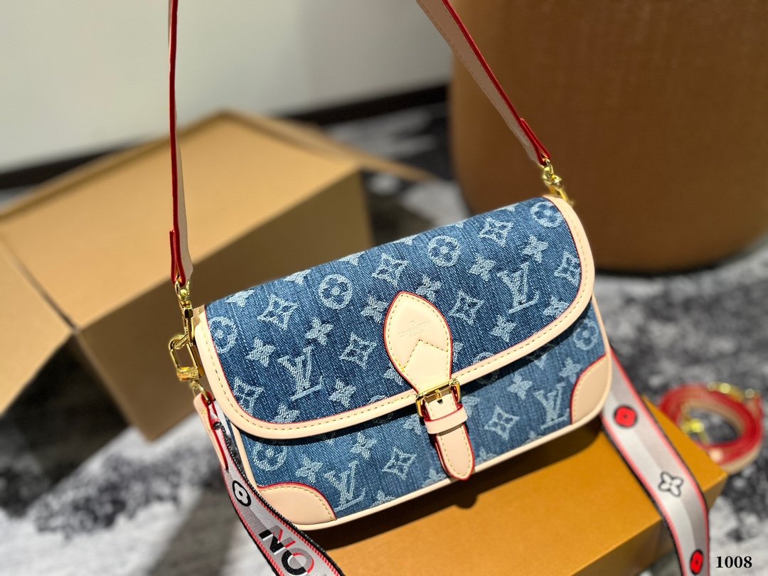 LV Diane Denim underarm baguette bag - cnluxepick