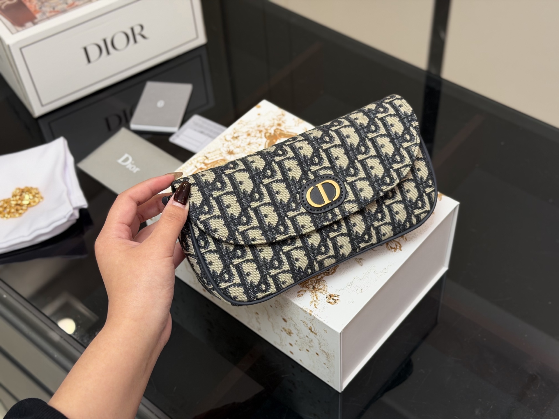 Dior monogram chain bag - cnluxepick