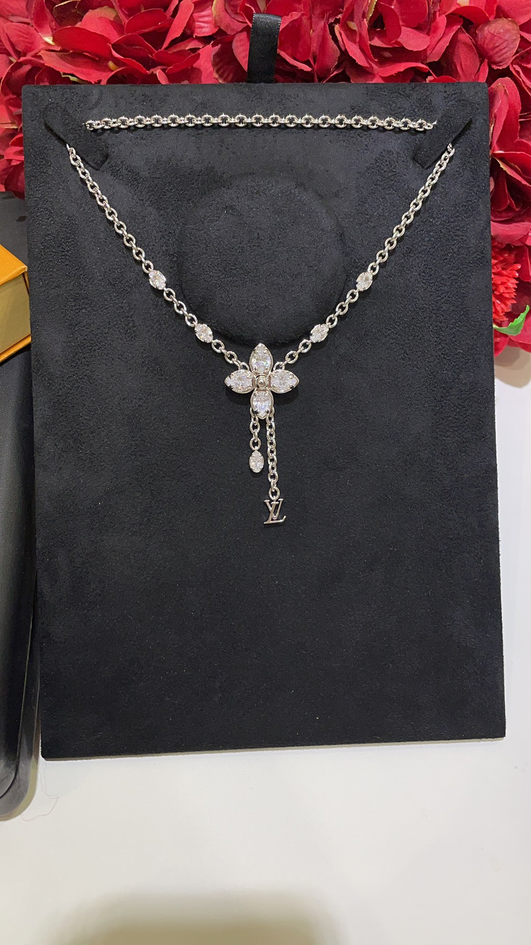 LV new plum blossom diamond tassel necklace - cnluxepick