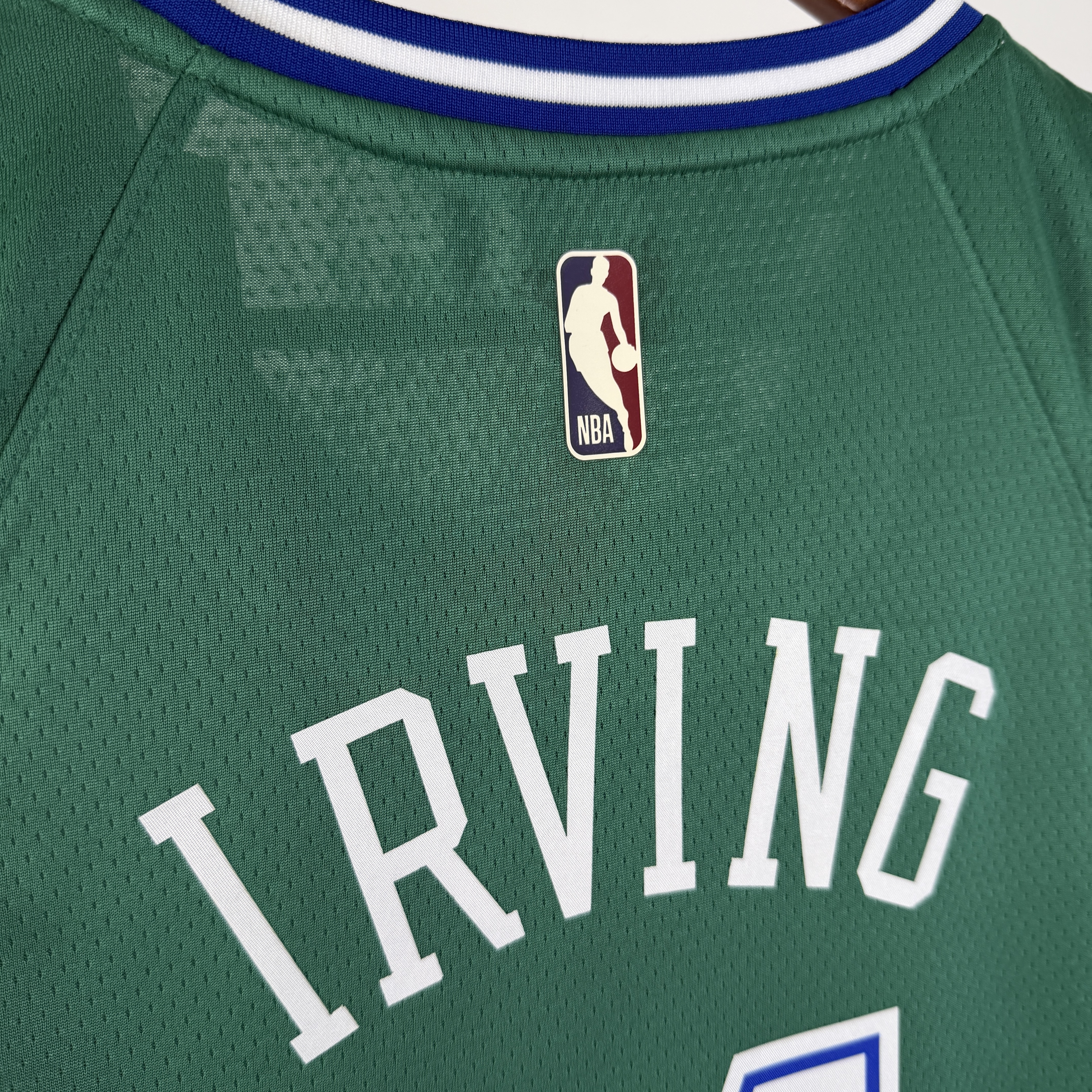 26 Season Mavericks Retro No.11
