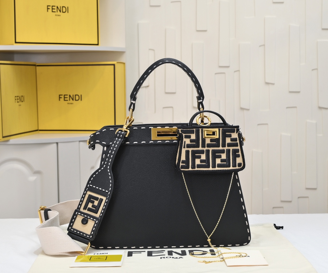 Fendi Peekaboo ISeeU Medium crossbody Handbag - cnluxepick