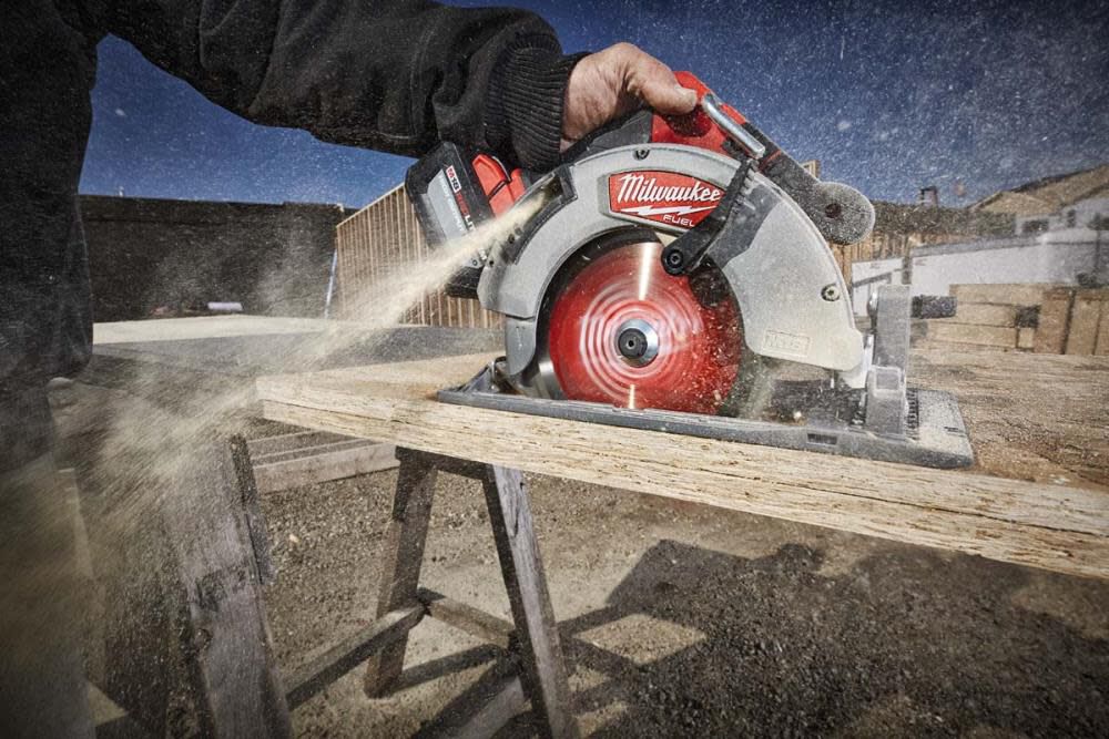 Milwaukee M18 FUEL 7-1/4 in. Circular Saw 2732-20