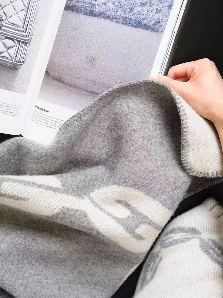 CP078 - Luxury Cashmere Wool Blanket (1522g) - Oversized, Reversible Colors