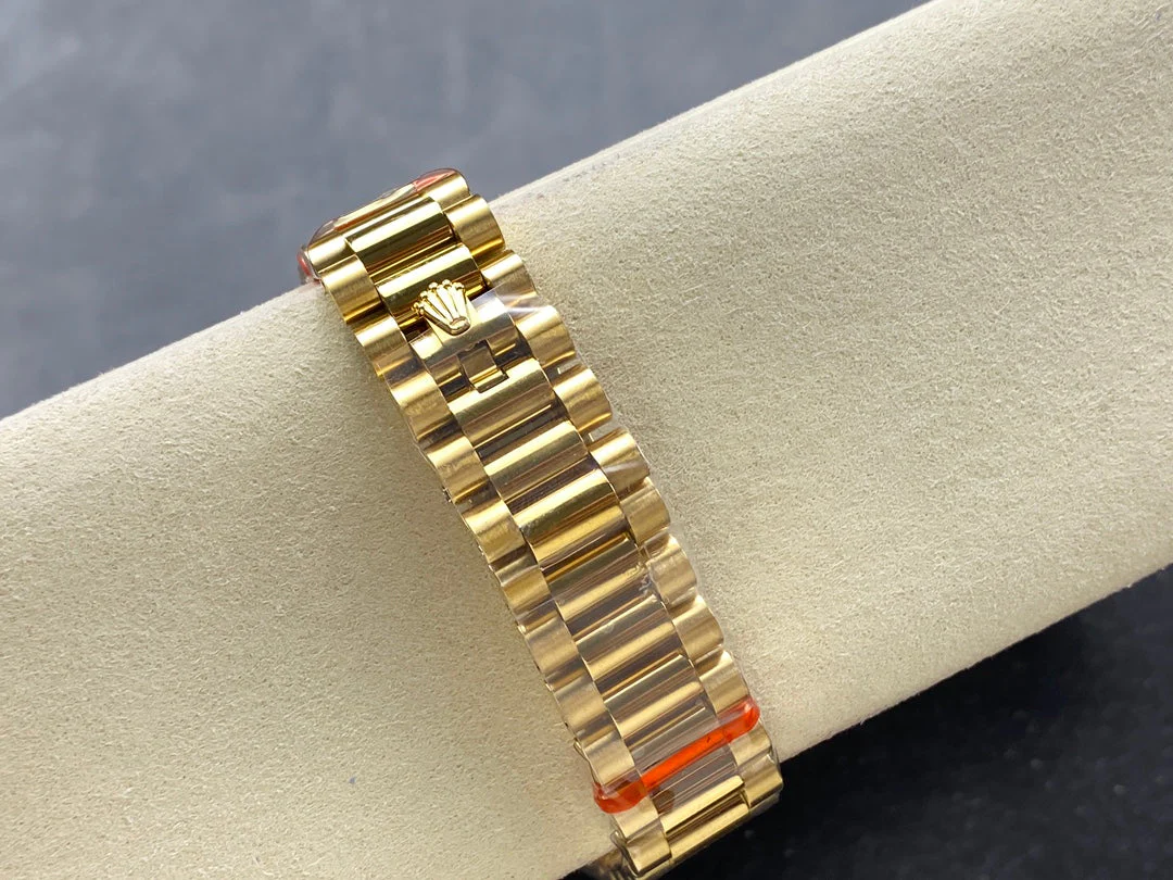 Rolex Day-Date 36mm Gold Black Diamond