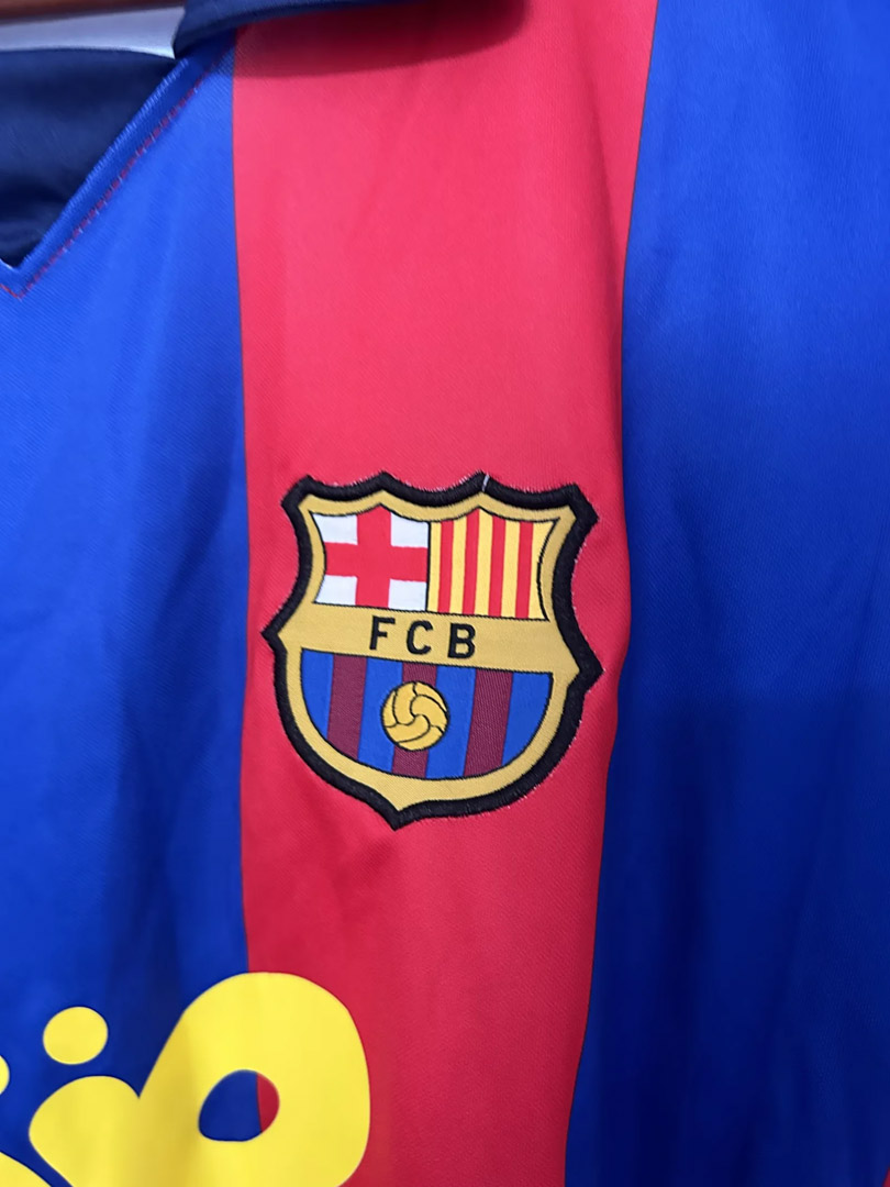Jersey Retro 2003/04 FC Barcelona x Olivia Rodrigo x Spotify