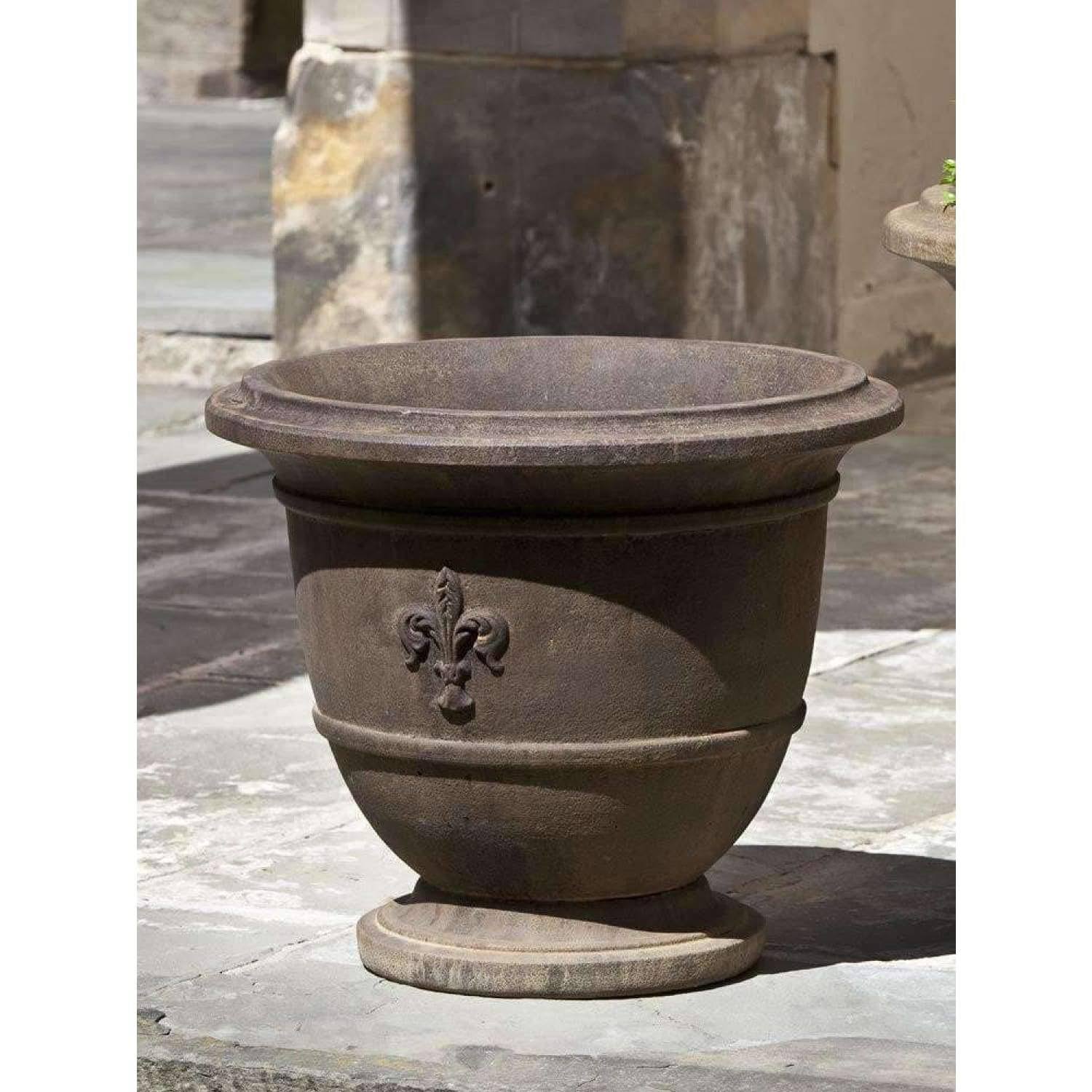 Campania International Fleur De Lis Small Urn - Verde