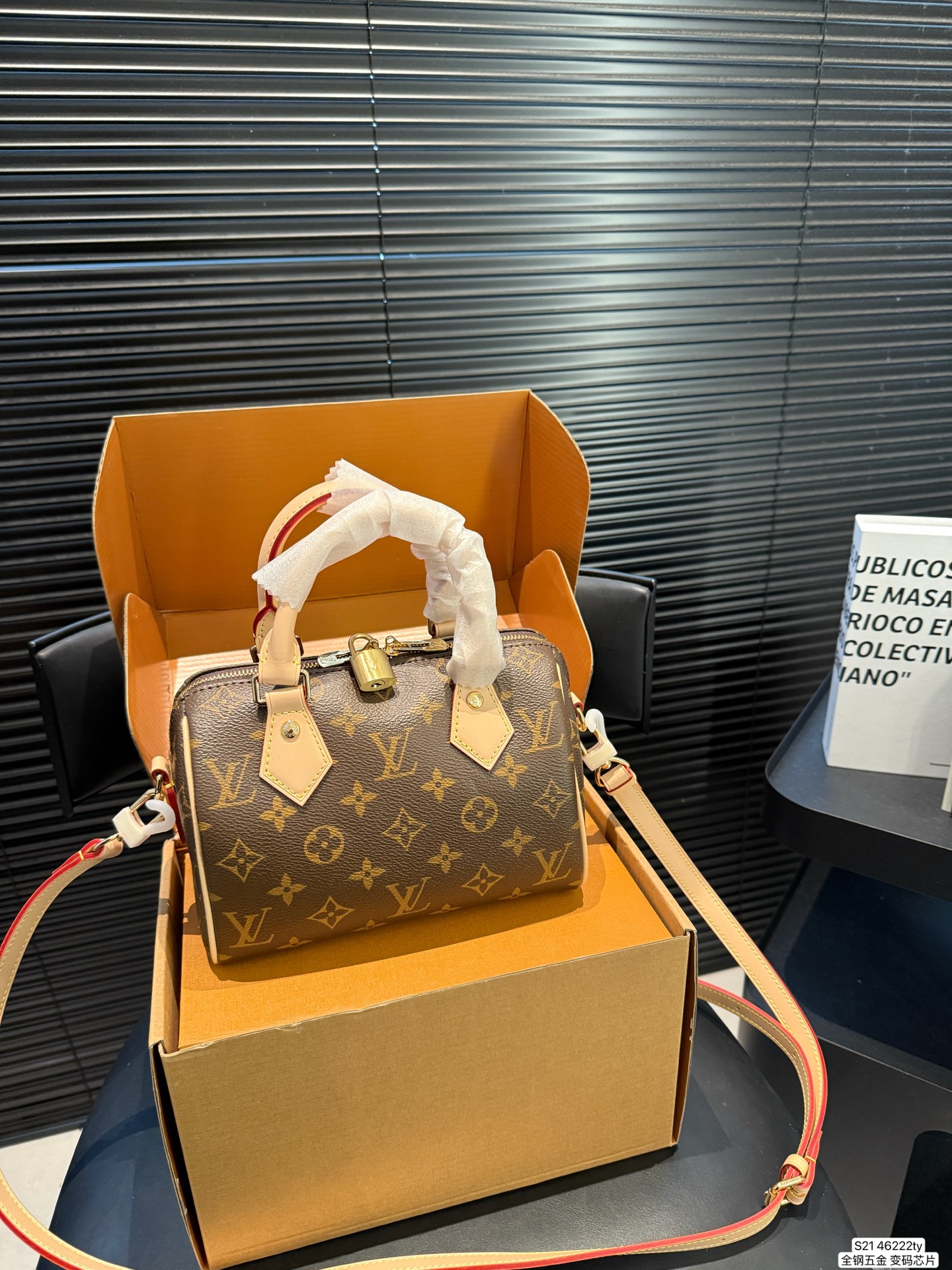 New LV pillow bag - cnluxepick