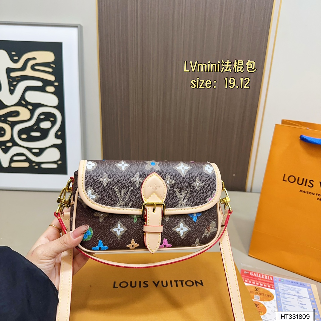 LV Diane mini vintage baguette bag - cnluxepick