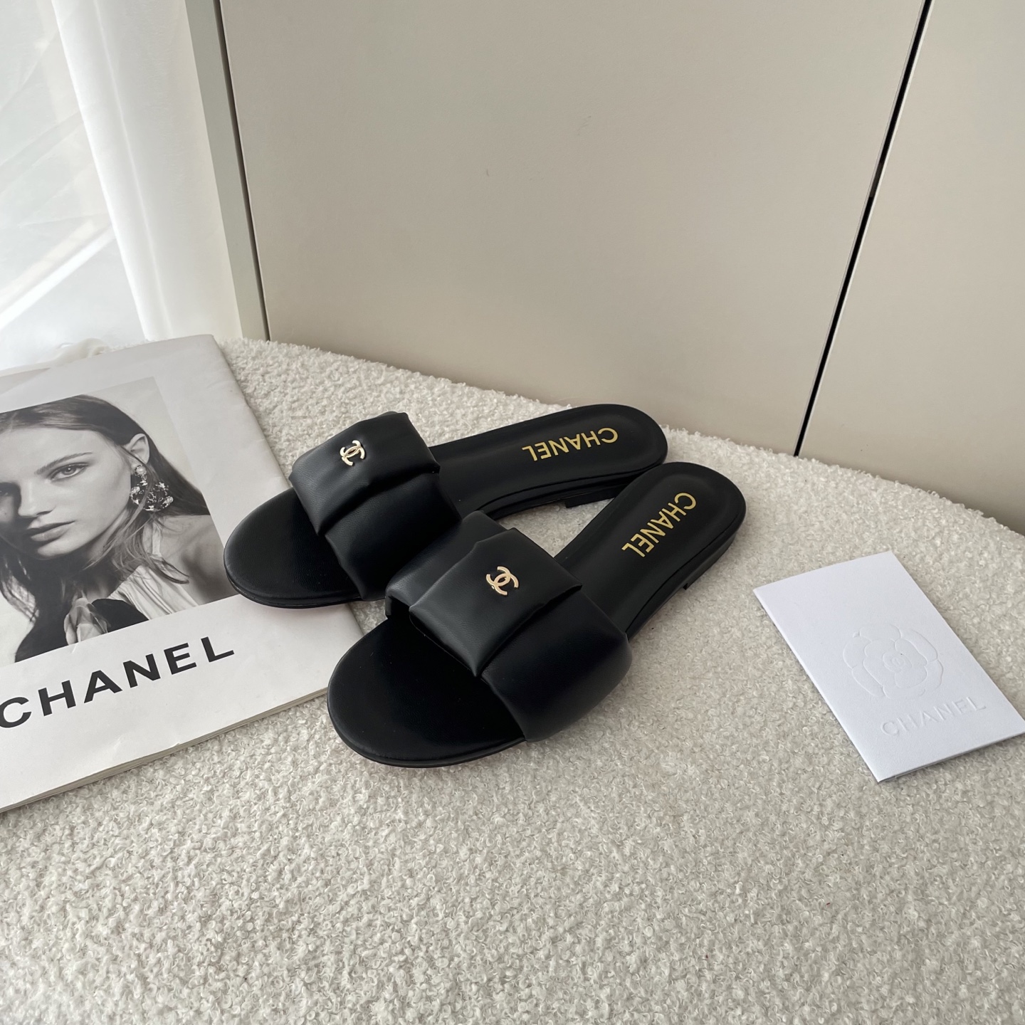 CHANEL early summer new simple C buckle flat slippers - cnluxepick
