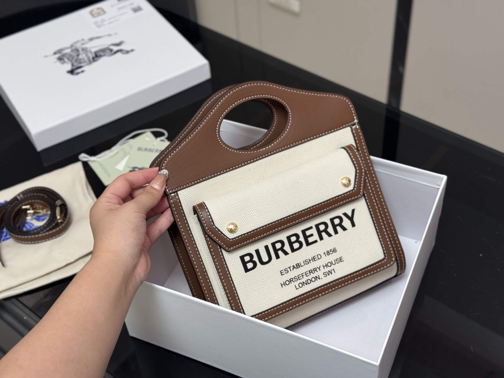 Burberry canvas messenger bag - cnluxepick