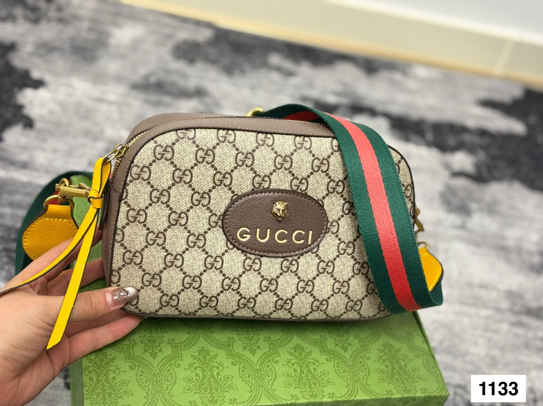 Gucci Tiger Head Camera Bag - cnluxepick