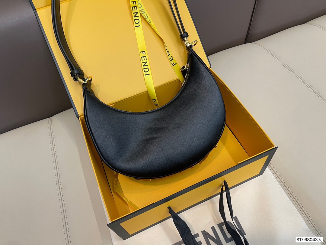 Fendi armpit Half moon handbag - cnluxepick