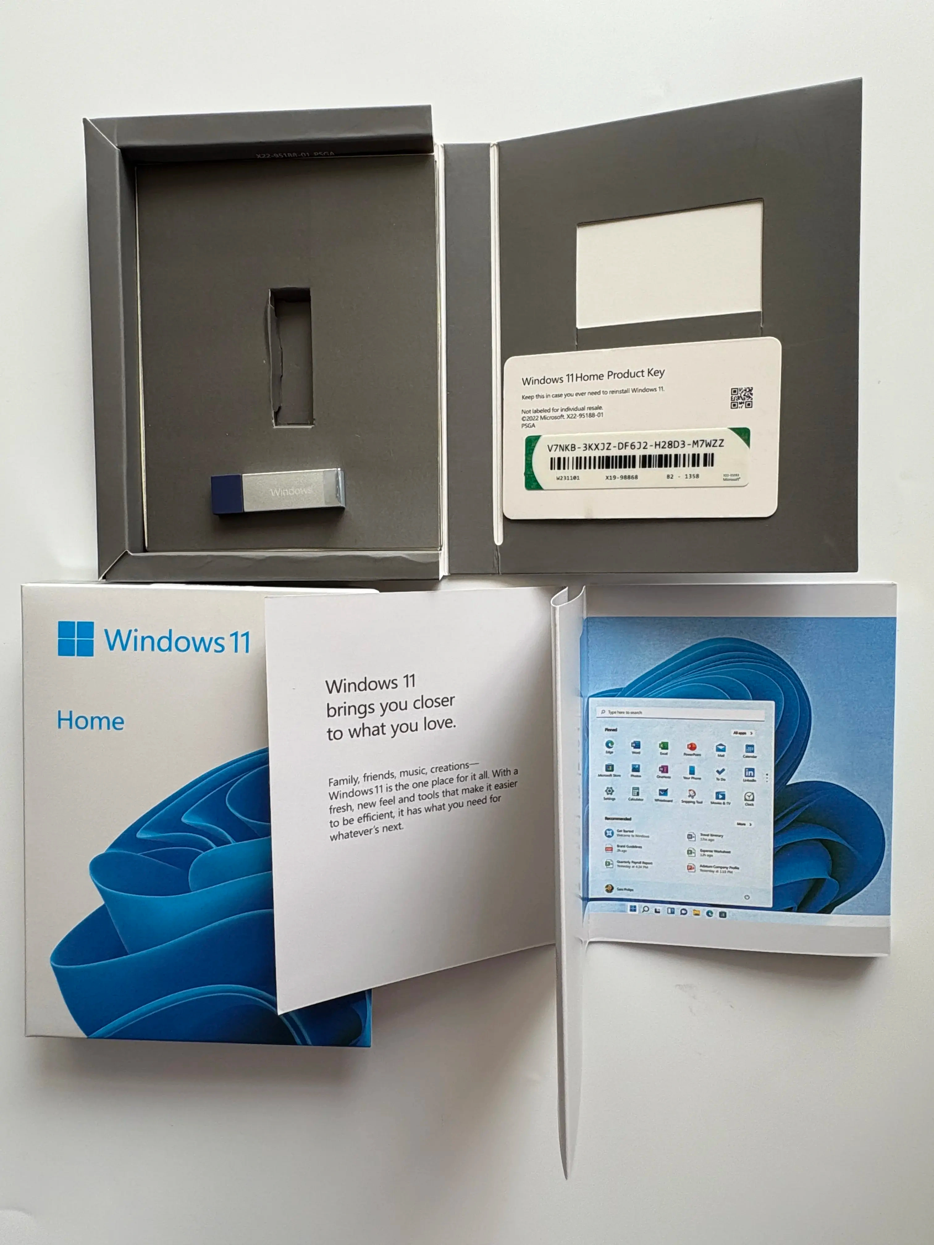 Windows 11 Home USB Box