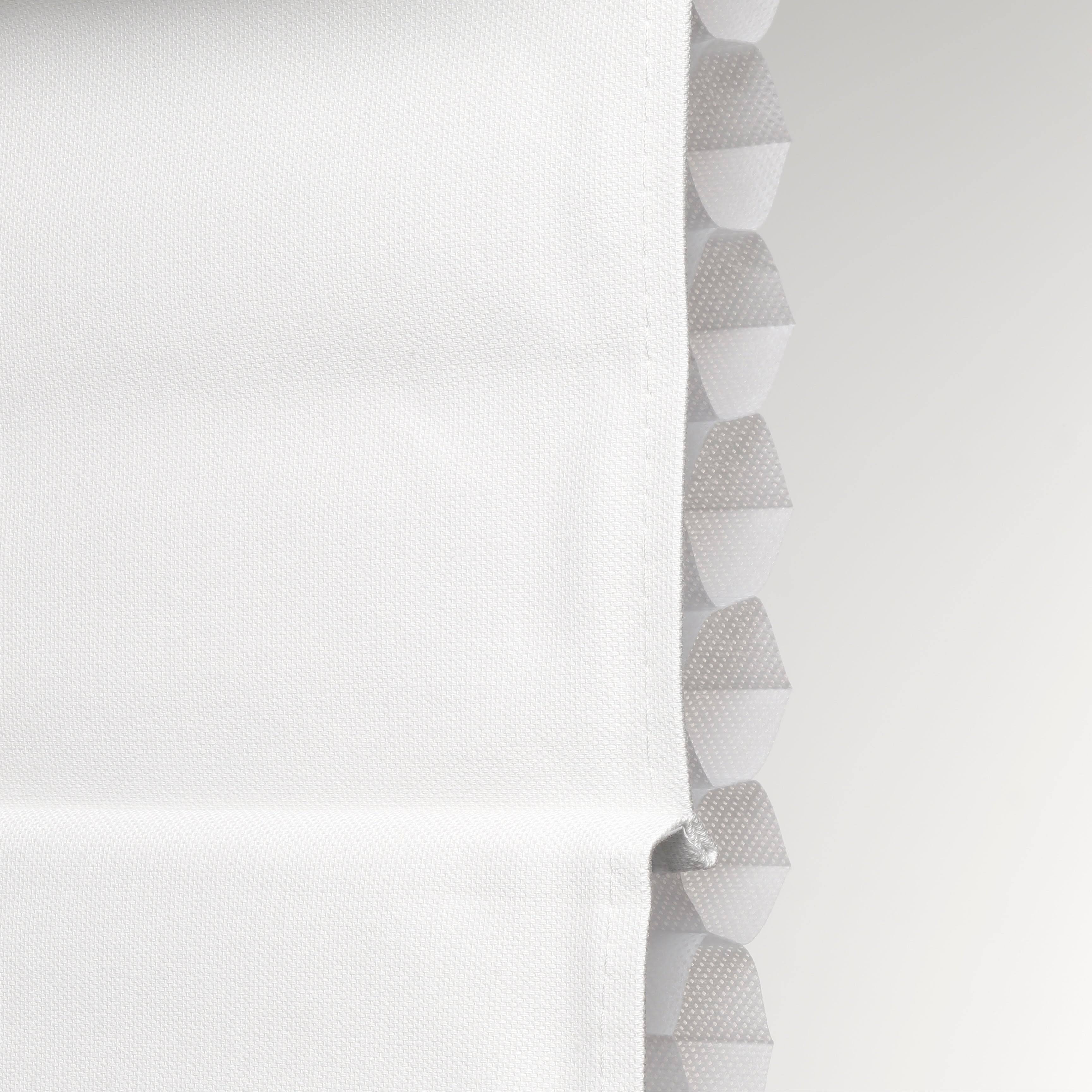 Taylor u0026 Olive Halfway White Insulating Cordless Roman Shade - 22 x 72