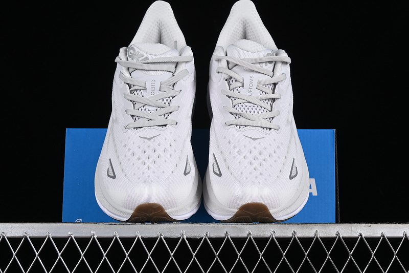 HOKA One One Clifton 9