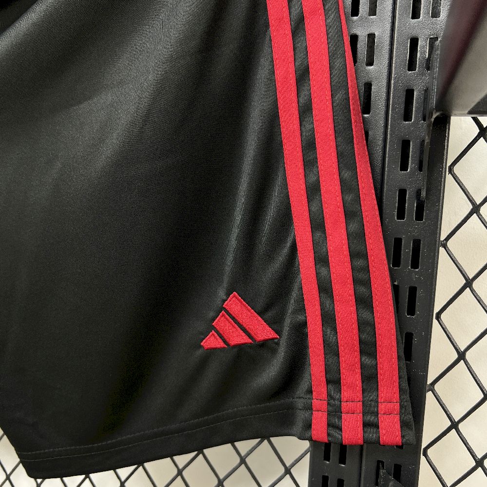 Short de Football Liverpool 2025 2026€10.99