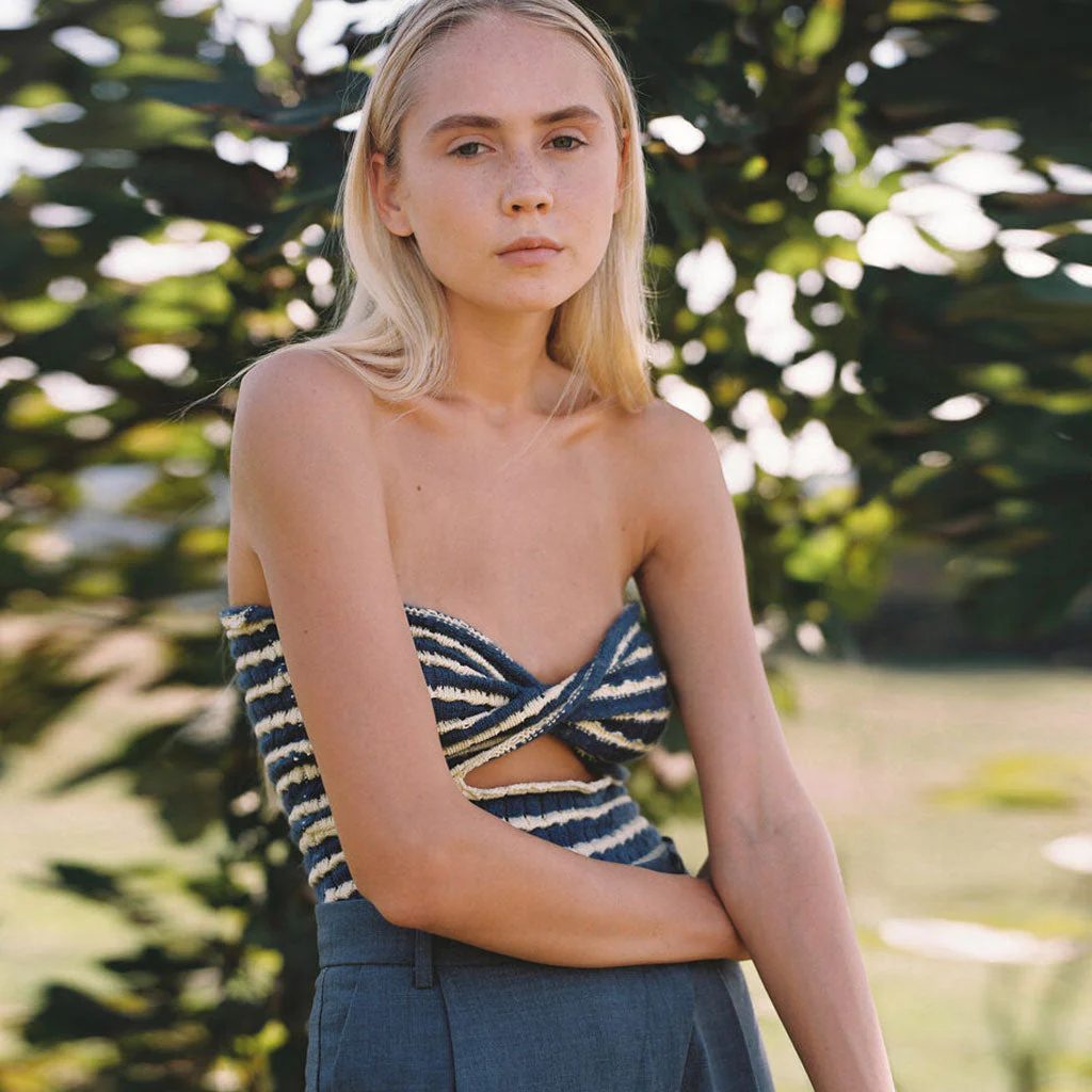 Strapless Twist Cutout Knit Crop TopClistos