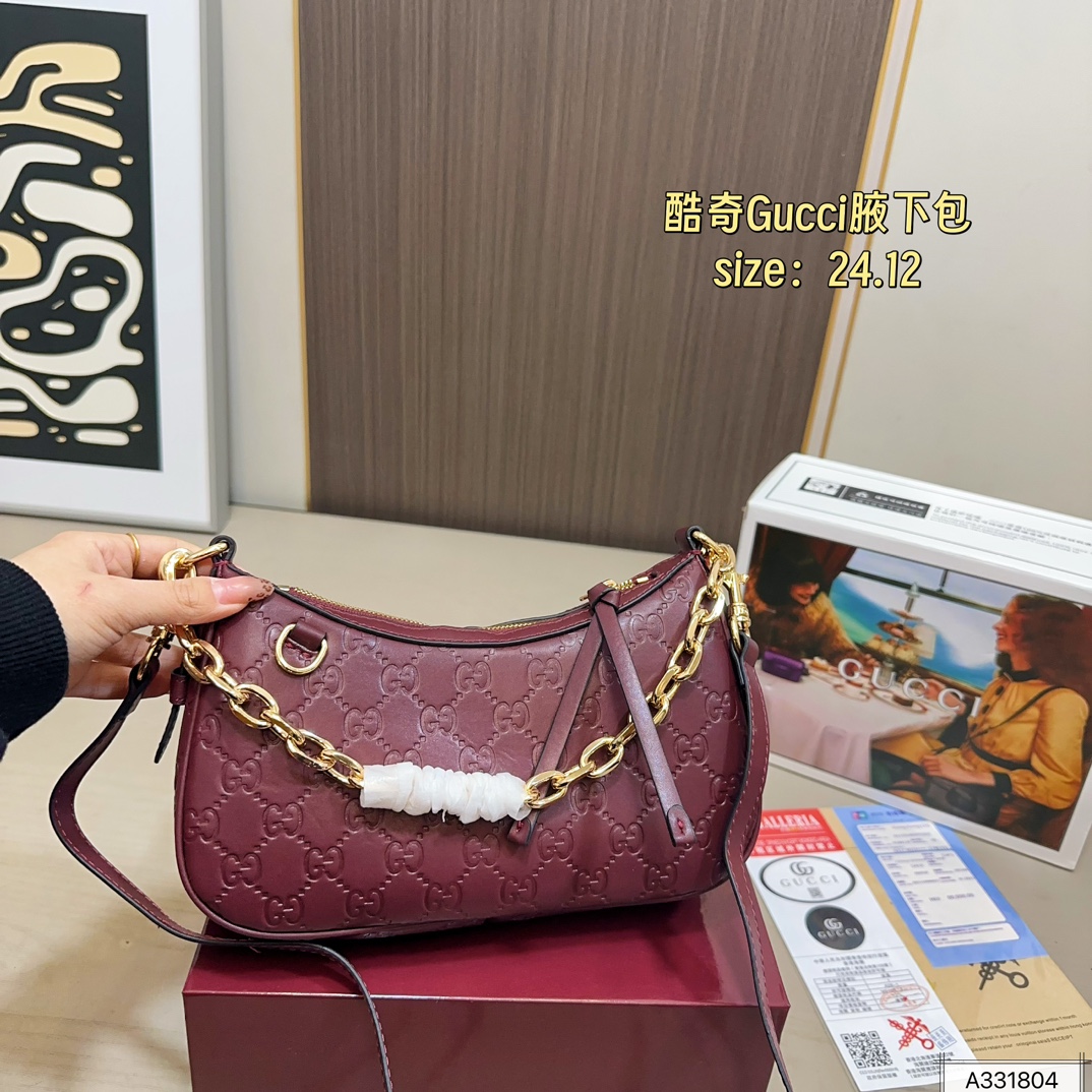 Gucci Emblem Crescent Armpit Bag - cnluxepick