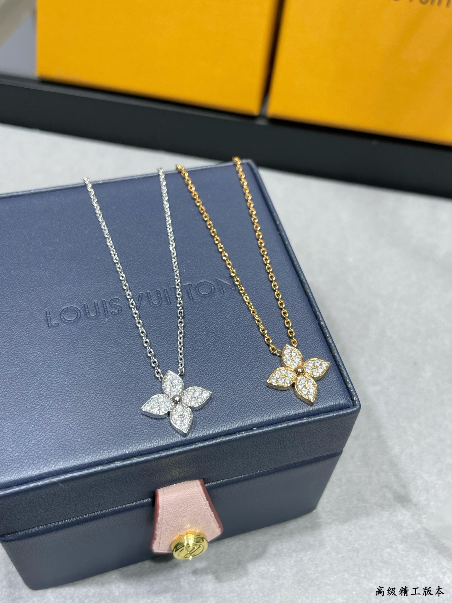 LV Solitaire Diamond Necklace - cnluxepick