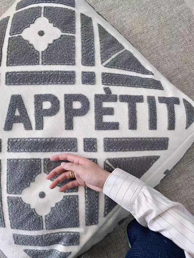 CH032 - Bon Appetit Pouf