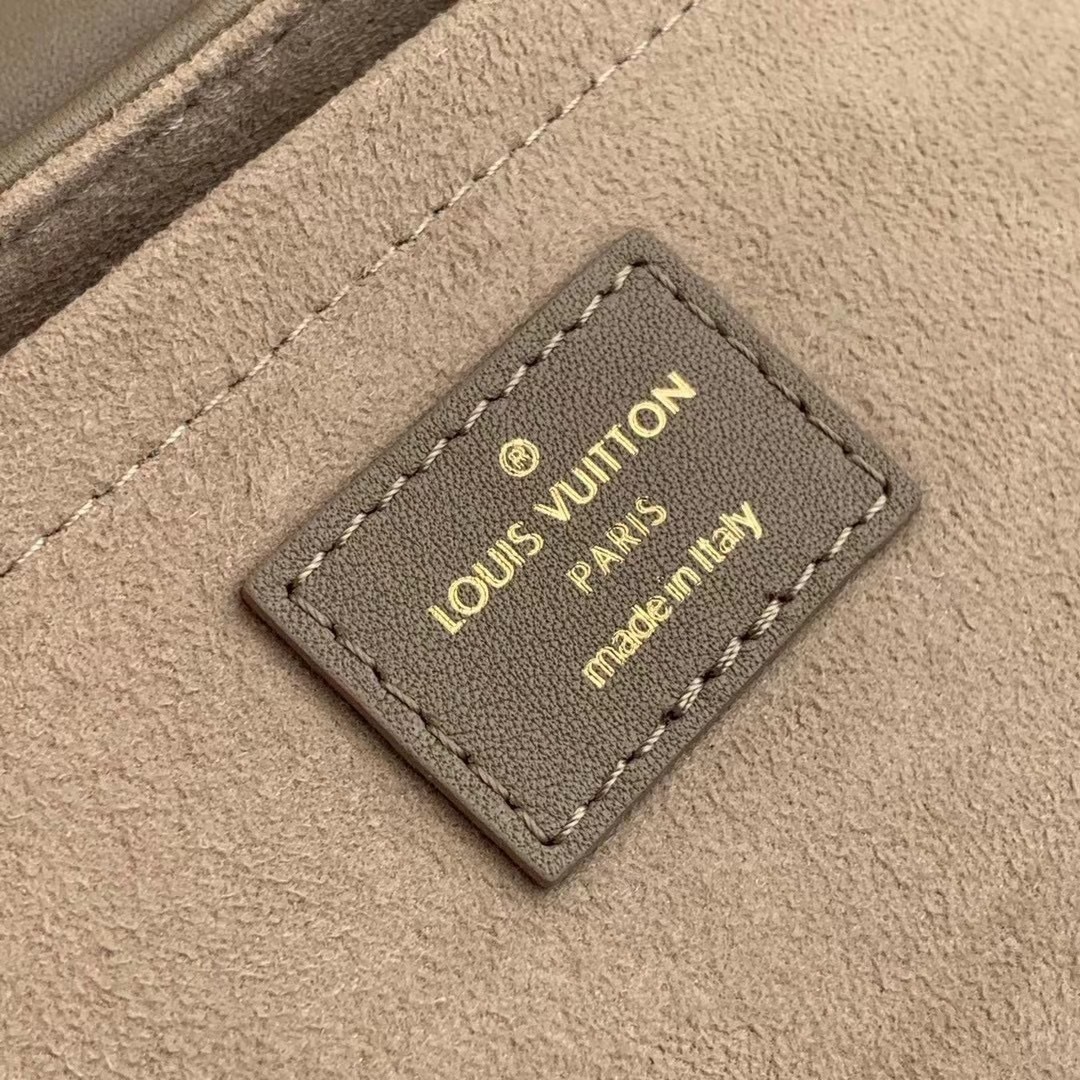 Louis Vuitton New Wave Chain 24Cm Dark Taupe M58550