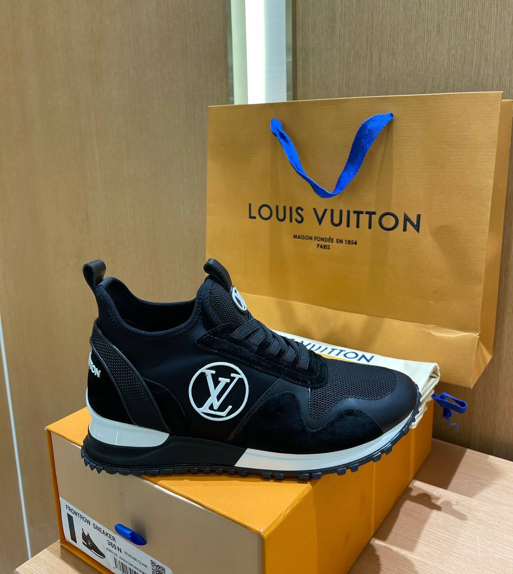 Louis Vuitton Run Away Sneaker Black 1A9Er7