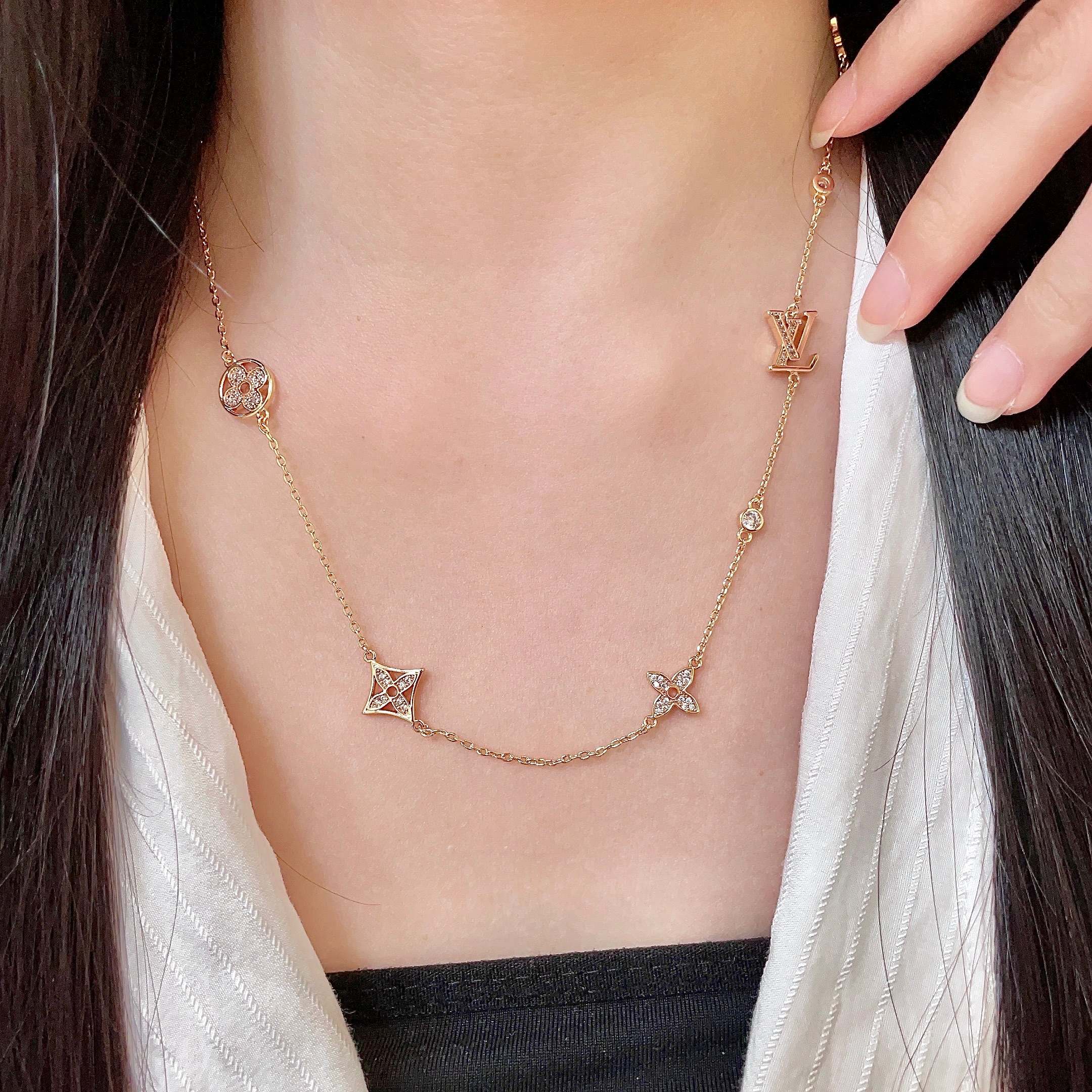 Louis Vuitton Necklace - cnluxepick