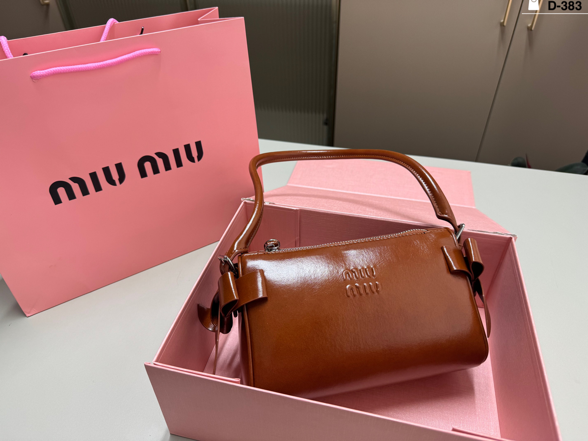 Miu Miu bow-tie underarm bag - cnluxepick