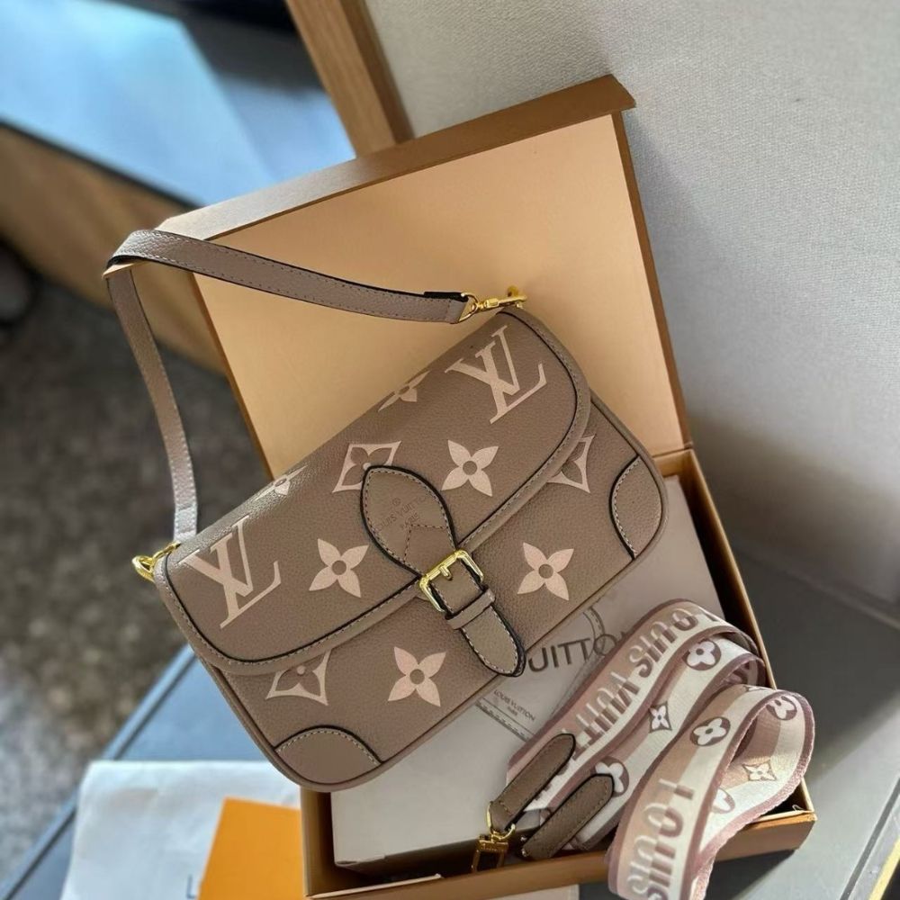 Louis Vuitton Diane Monogram Empreinte Leather Beige 9.4 Inches M46583