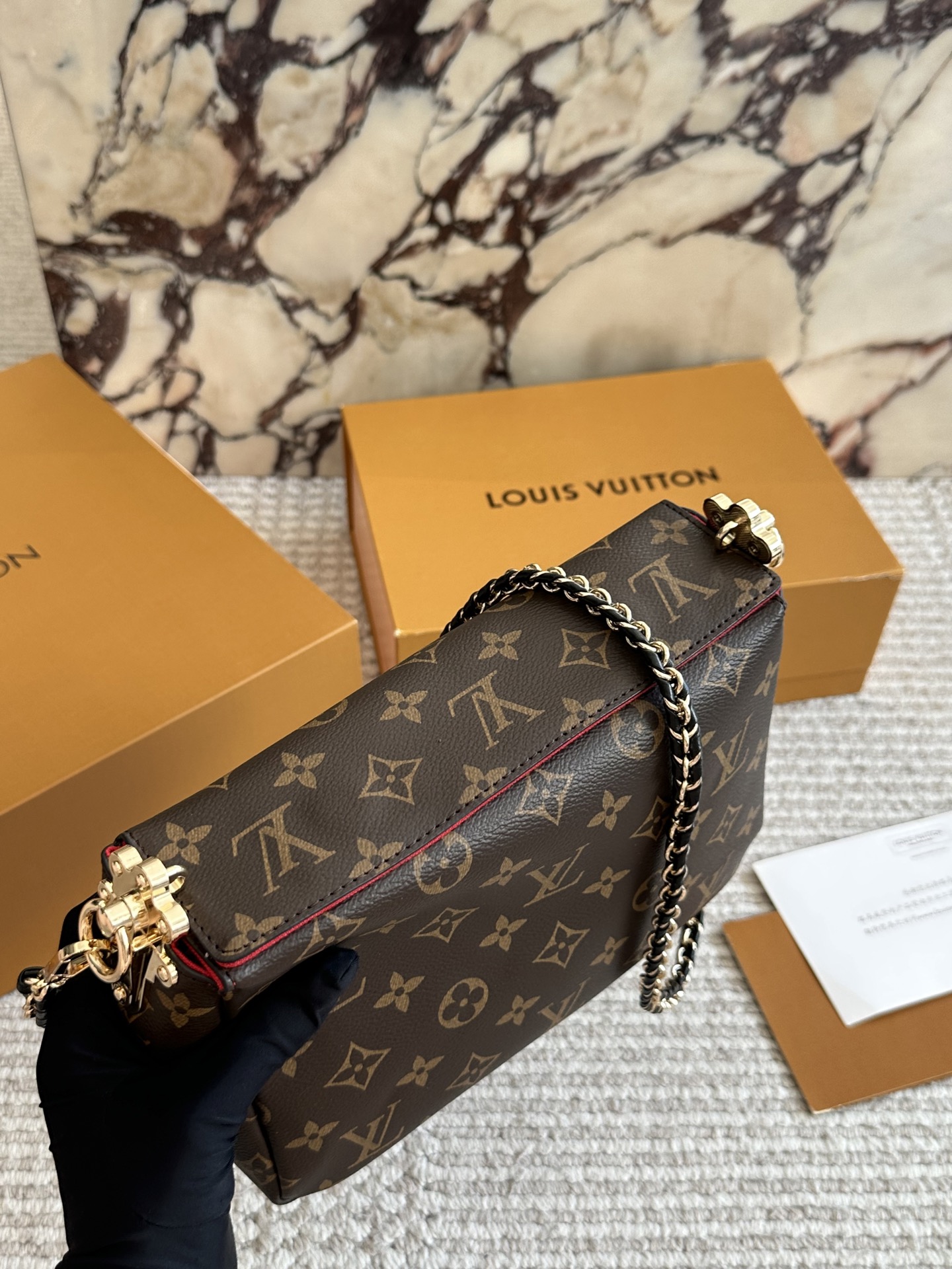 LV camera bag - cnluxepick