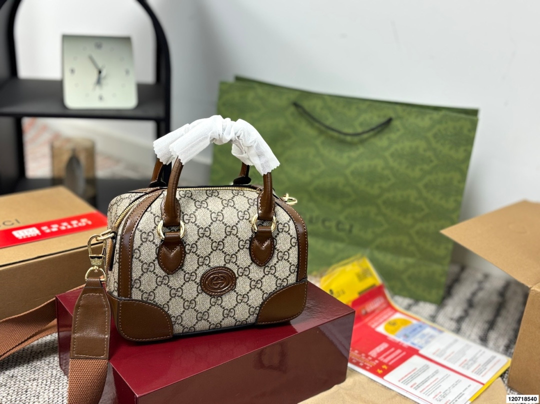 Gucci pillow bag - cnluxepick