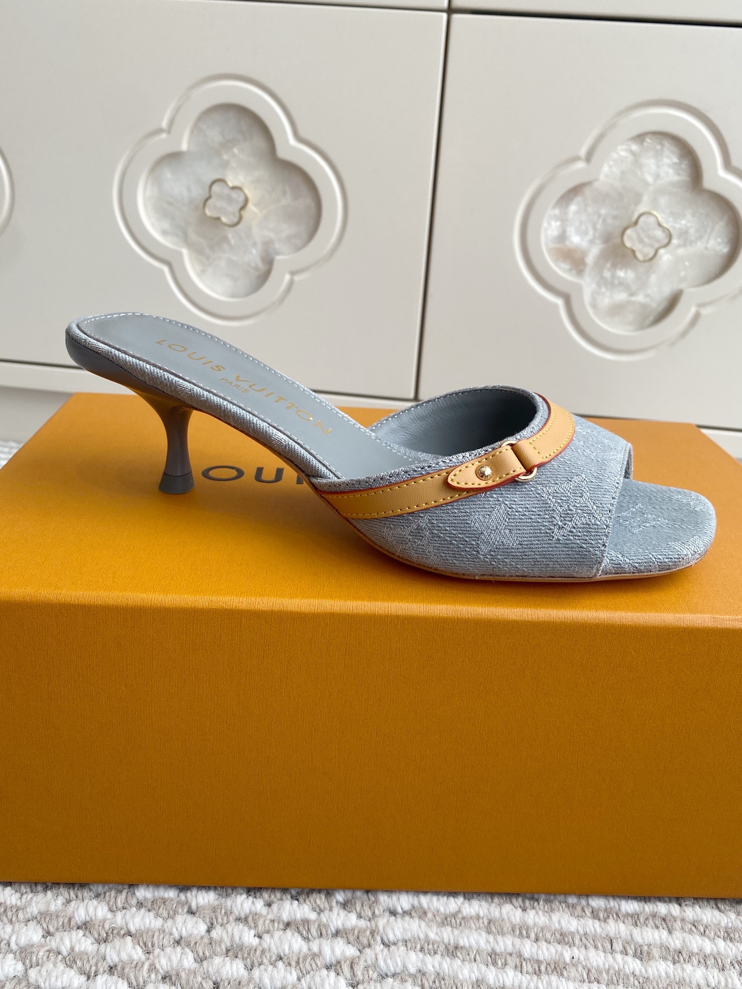 LV Sandals - cnluxepick