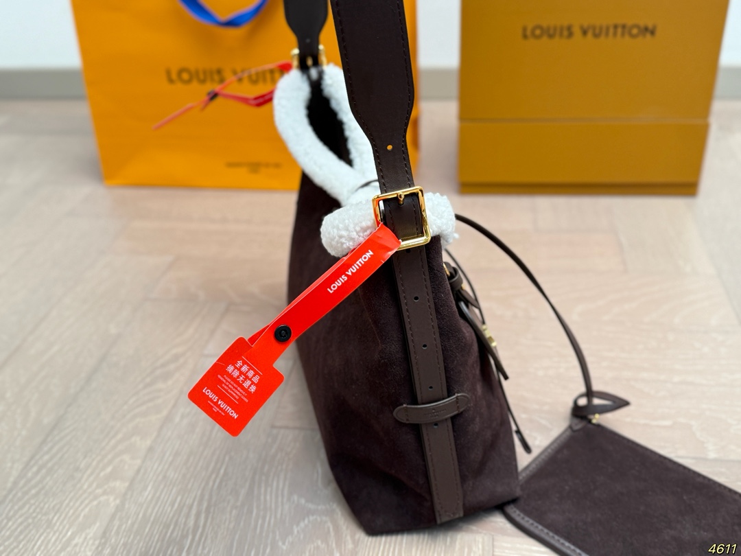 LV Fall/Winter Tote Bag - cnluxepick
