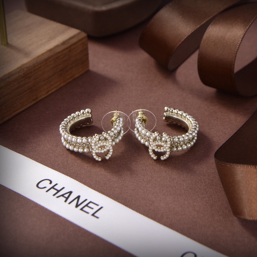 Chanel Metal Strass Earrings