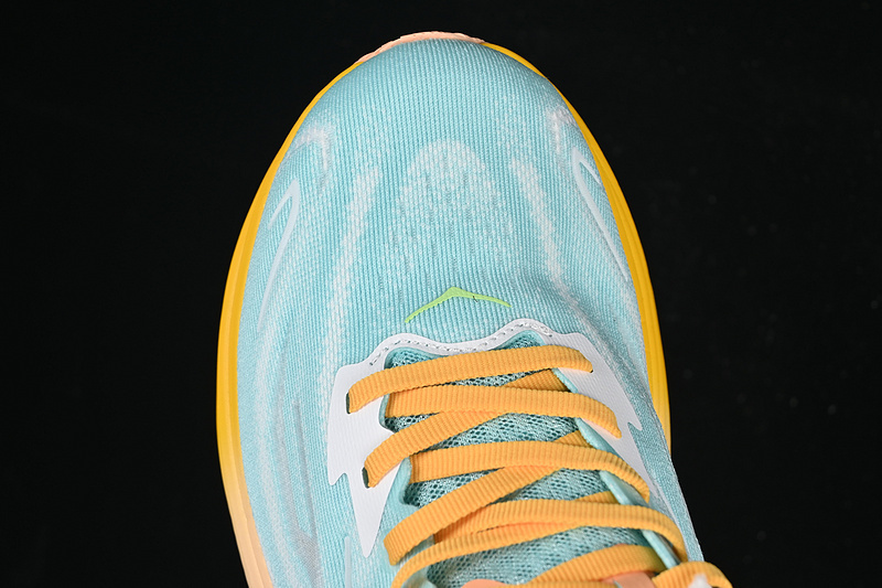 HOKA One One Clifton 10