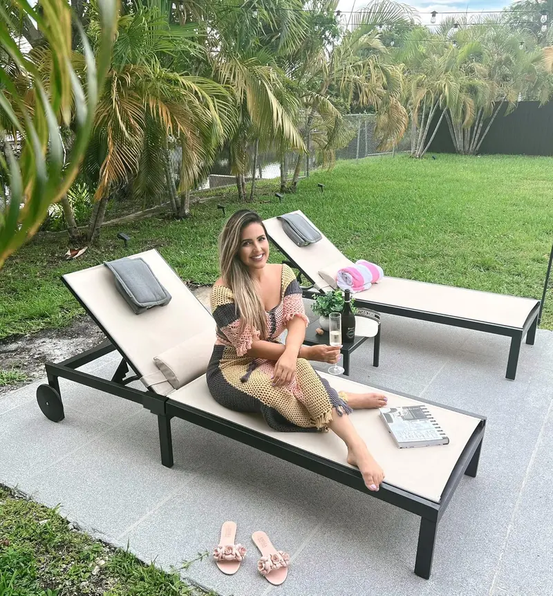 PURPLE LEAF Tanning Lounge Set – Adjustable Aluminum Reclining Chairs with Face-Down Hole, Wheels, Pillows & Matching Table