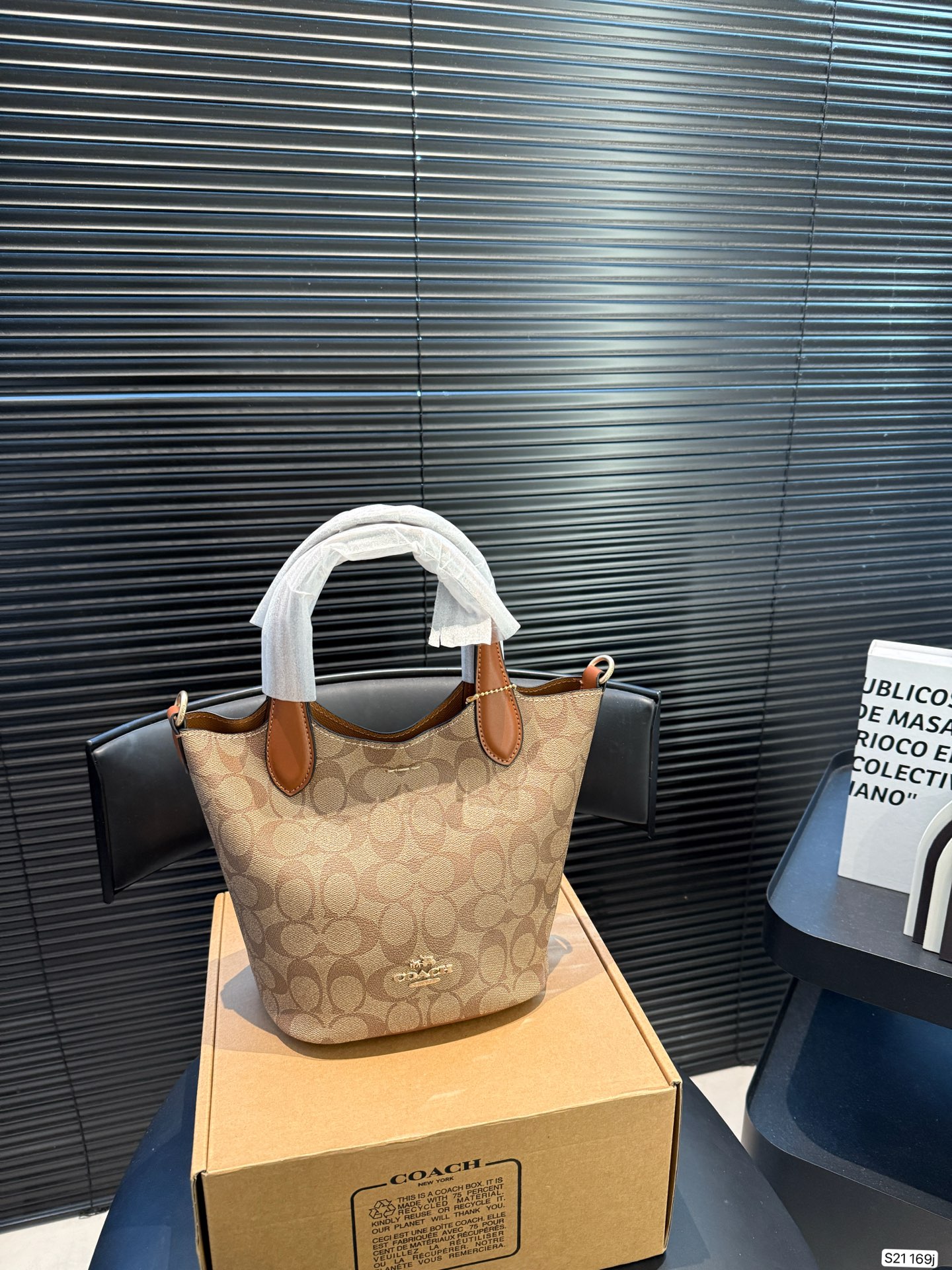 Coach Mini Bucket Bag - cnluxepick