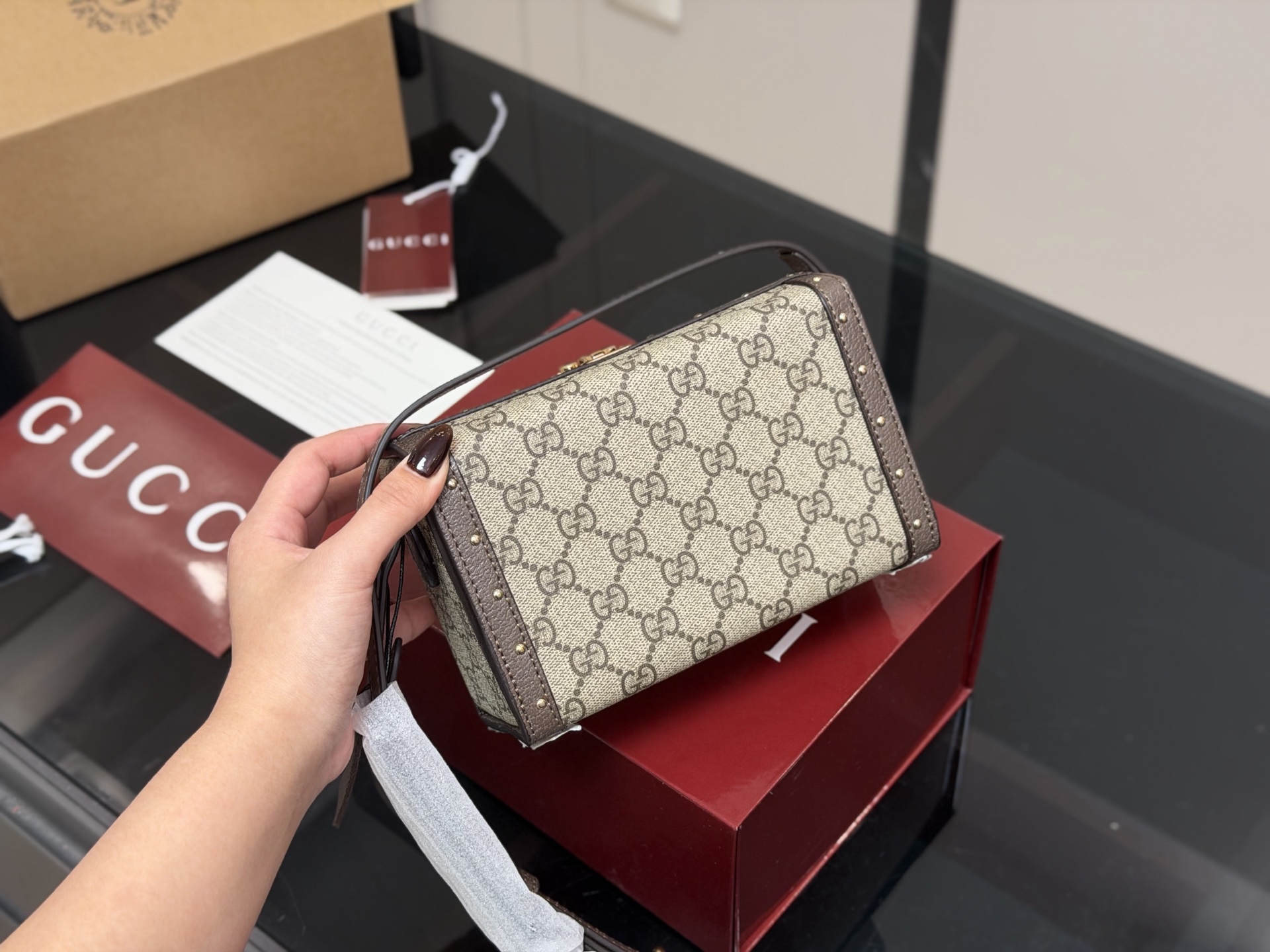 Gucci Box Bag - cnluxepick