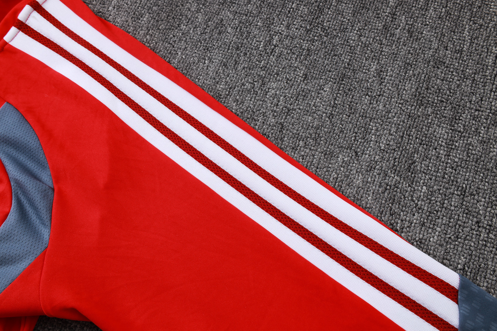 SC Internacional Half Zipper Training Suit B26014