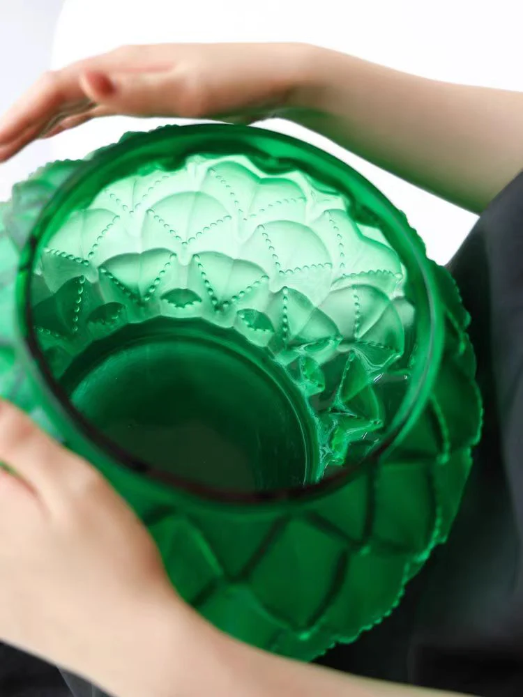 DC231 - Emerald Treasure Basin / Heavy Crystal French L@lique Frosted Art Vase Decoration