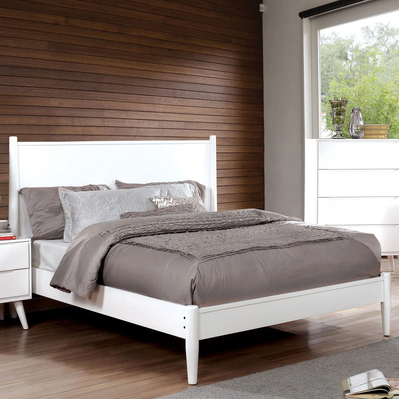 Transitional Mid-Century Modern 1pc Eastern King Size Bed Platform Style Bedframe Slats White Solid wood Tapered Legs Bedroom