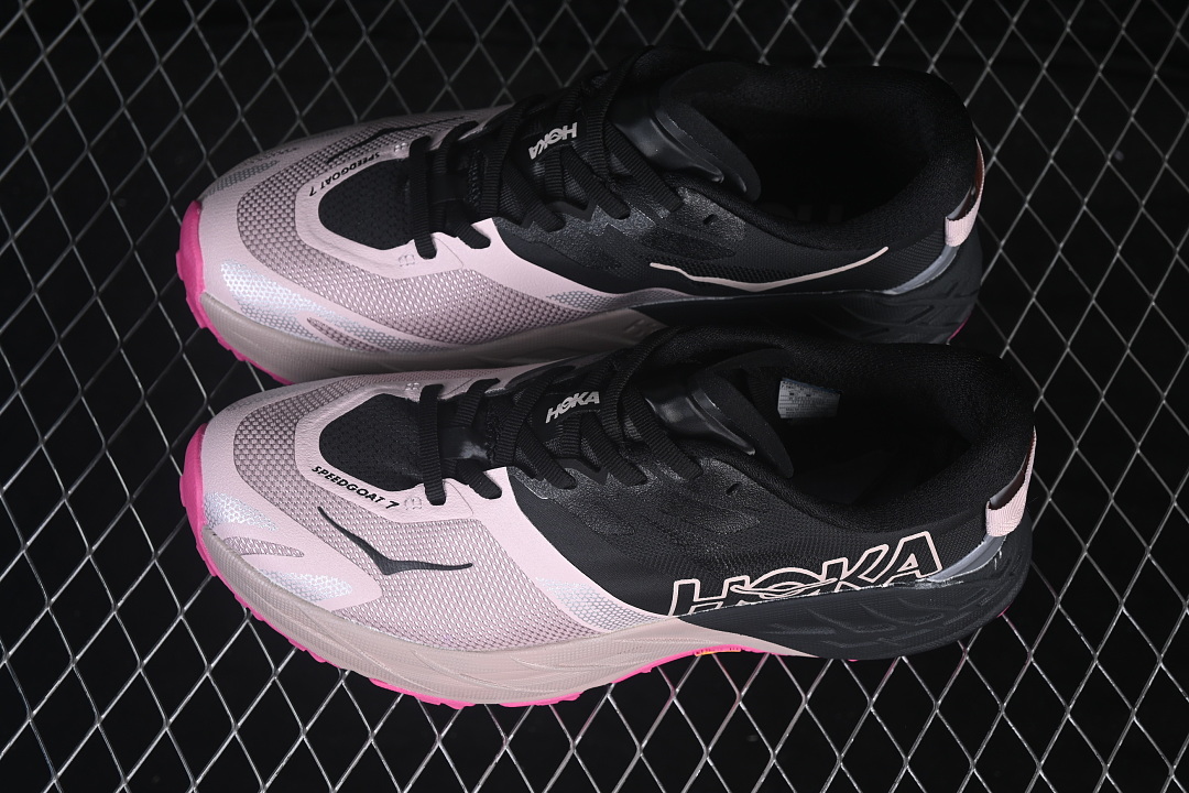 HOKA One One Speedgoat 7