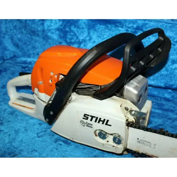 STIHL MS271 Farm Boss Chainsaw – 50.2 cc, 2.6 kW Professional-Grade Power