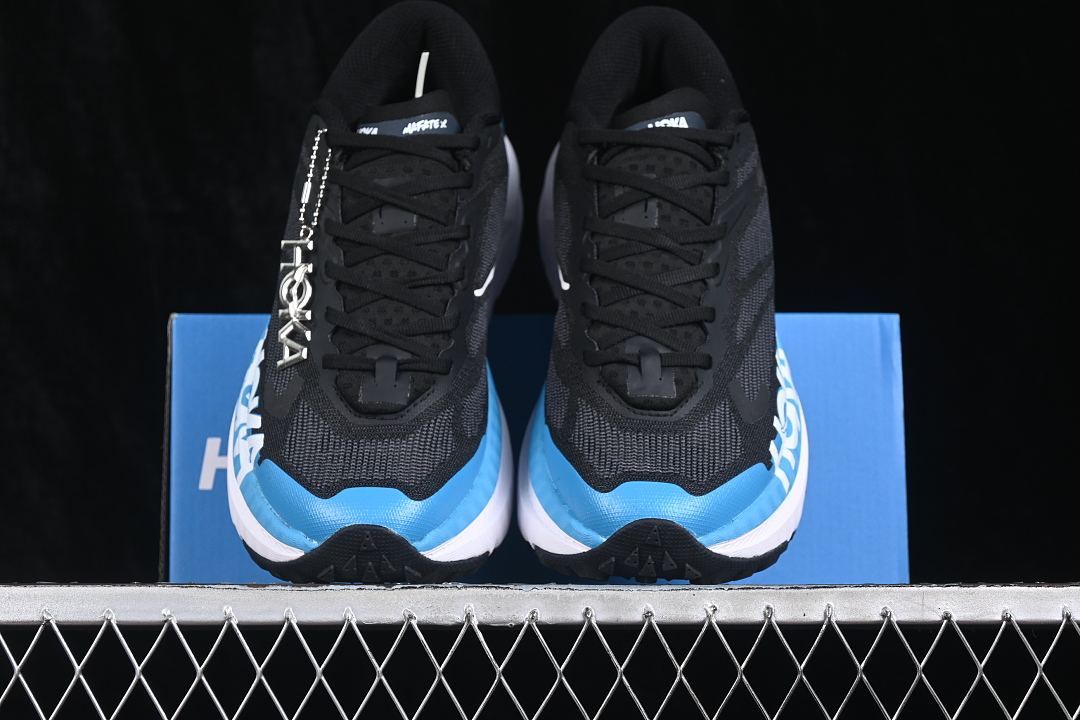 HOKA One One Mafate X