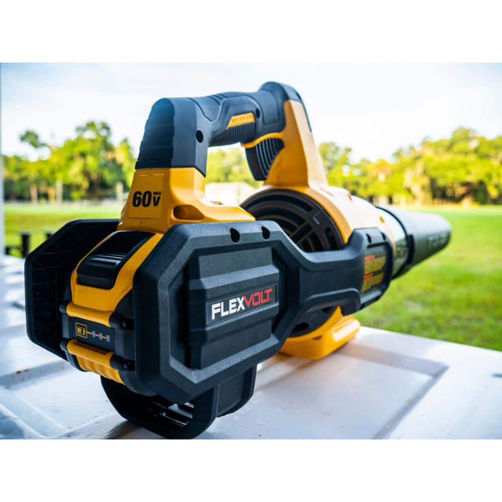 DEWALT 3100 PSI at 2.3 GPM Cold Water Professional Gas Pressure Washer DXPW3123