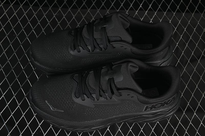 HOKA One One Arahi 7