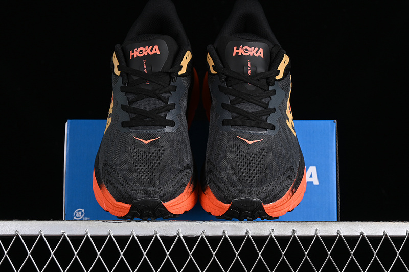 HOKA One One Challenger ATR 7